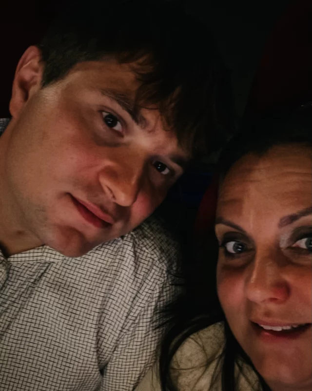 Wczoraj mieliśmy 13 rocznicę spotykania się 
Mój mąż o niej zapomniał,
Nie mogłam się nawet zezłościć bo sama też przegapiłam 

Jestem zła, że umykają nam takie rzeczy, że wymagająca codzienność nam je podkrada, bo fajnie jest świętować i spędzić inaczej dzień 

Jednak jest na to sposób 
Wpisać do kalendarza i dodać powtarzaj co roku z przypomnieniem dzien przed 😀

A u Was jak to wyglada 
Pamiętacie czy komuś zdarza się zapomnieć?