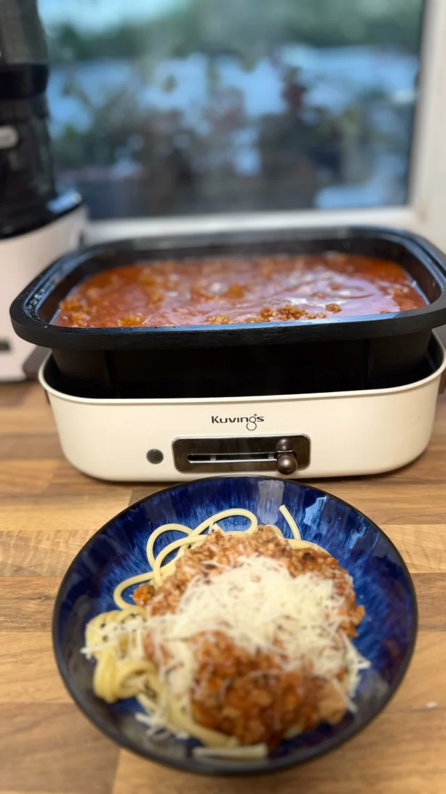 🔥 Ten grill @kuvings_polska to prawdziwy game changer w kuchni!
Robisz na nim nie tylko kiełbaski, ale też sosy, gulasze, placki, mięsa i nawet pączki, wszystko dzięki wymiennym wkładkom.

Ja dziś przygotowałam spaghetti bolognese w głębokiej wkładce, idealnej do sosów. Ale to Ty wybierasz, co chcesz ugotować. I nawet kolor możesz dopasować, kremowy albo grafitowy.

👉 Zamawiajcie póki trwa promocja! Link do zakupu ze specjalną ZNIŻKĄ znajdziecie w moim BIO.
Ten grill to inwestycja na lata, praktyczny, piękny i absolutnie niezastąpiony w kuchni.

❓A Ty jakie pierwsze danie zrobiłabyś na tym grillu? Daj znać w komentarzu. 

[współpraca]

#kuvings #grillkuvings #grill #stek #placki #śniadanie #pomocnik